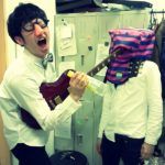 友人トミーとイリュージョン。